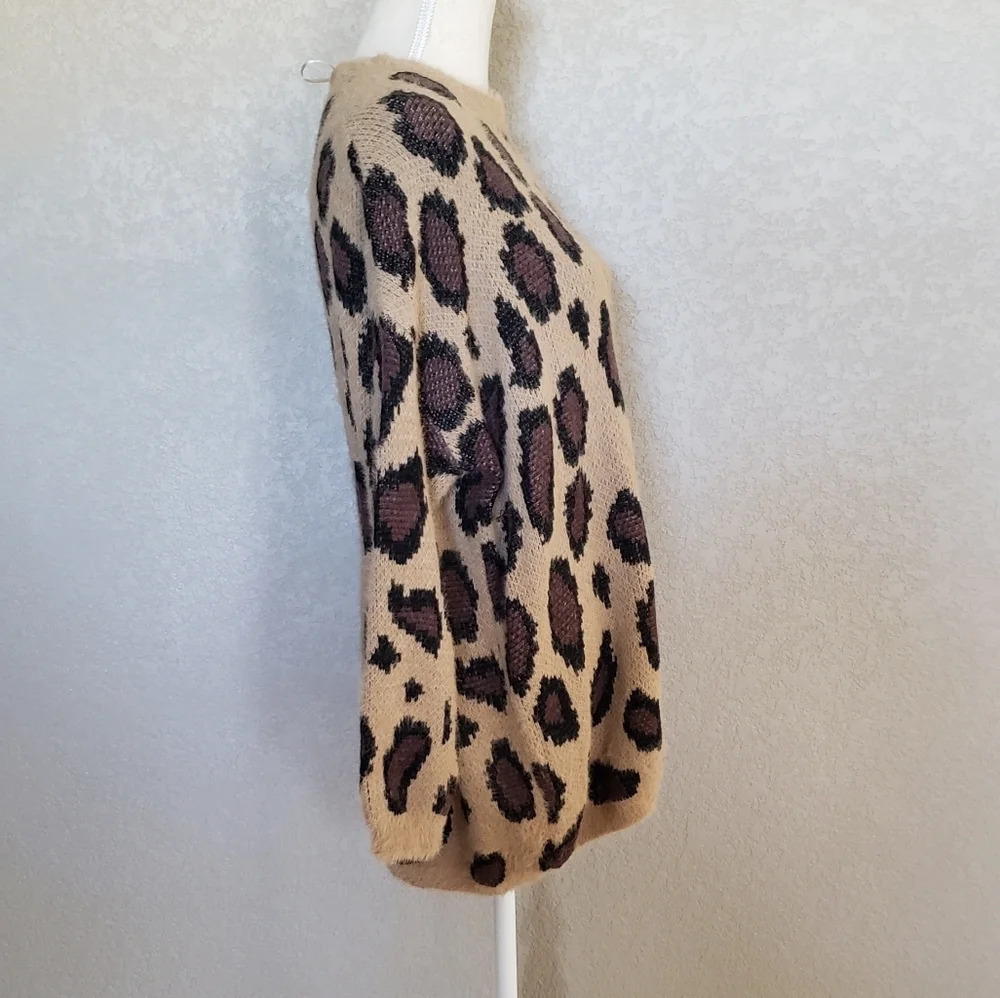 Altar'd State leopard print fuzzy oversized sweater Size XS / S. NEW - Picture 6 of 12
